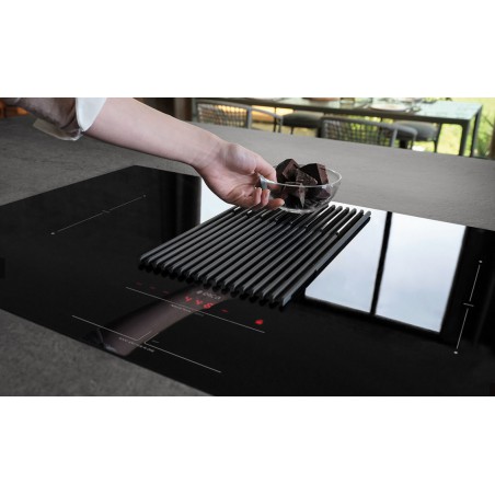 Czarna płyta indukcyjna z wagą